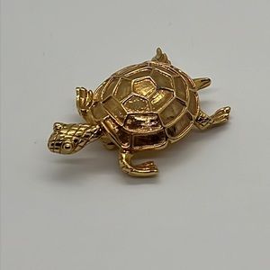 Napier Goldtone Turtle Brooch